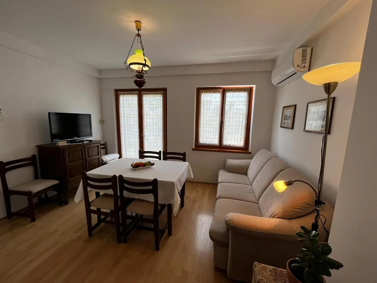 Apartment Juric Nevi Malinska 0*,  Croatia
