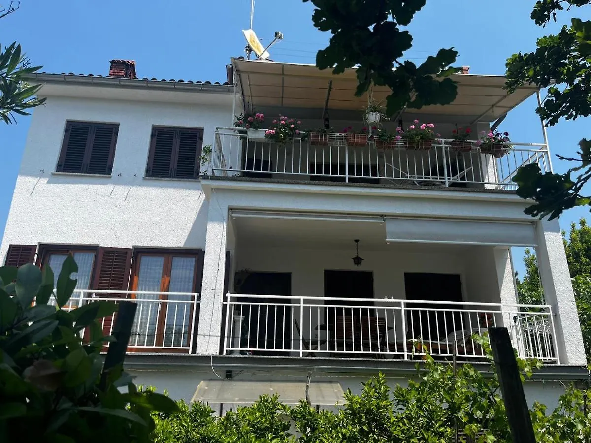Apartment Juric Nevi Malinska